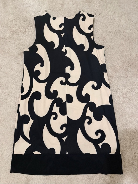 Dresses & Skirts - ALYX  Black and Cream Abstract Shift Dress